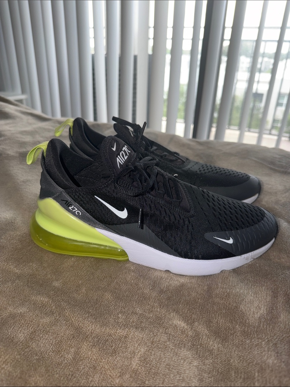 Nike  Air Max 270 Sneakers - Picture 3 of 11